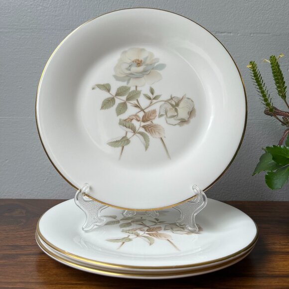 Royal Doulton 3 Salad Plates 8" Yorkshire Rose H 5050 England 1977 - Picture 2 of 11